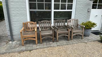 4 teakhouten tuinstoelen beschikbaar voor biedingen