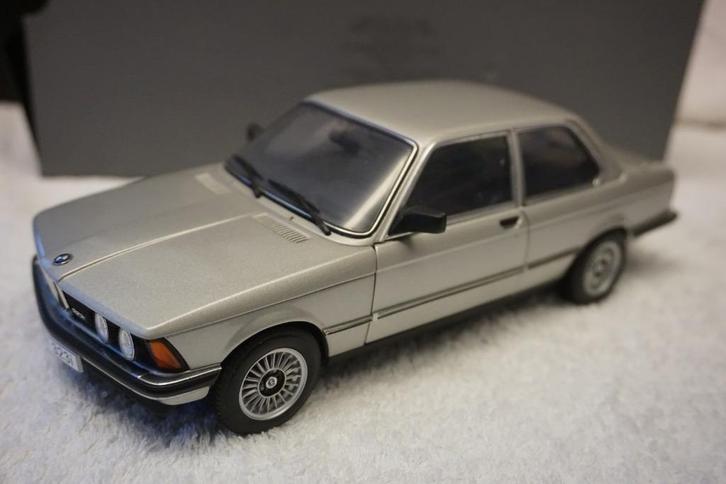 BMW 323i E21 Aspen Silver Metallic Autoart 1:18 80430433552, Hobby en Vrije tijd, Modelauto's | 1:18, Gebruikt, Auto, Autoart