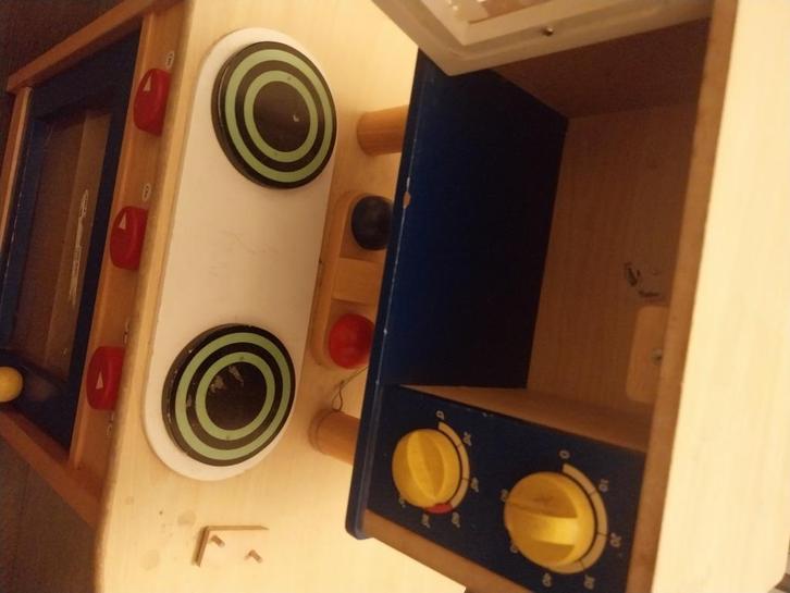 Cuisine en bois a donner, Kinderen en Baby's, Speelgoed | Houten speelgoed, Gebruikt, Meubelstuk of Keukentje, Ophalen