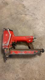 Nagelpistool met bijhorende nagels, Enlèvement, Utilisé