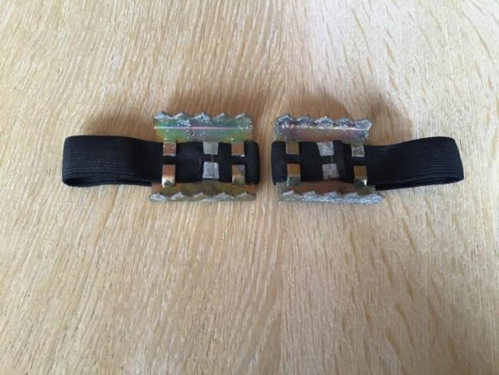 2 Metalen haken om te plaatsen als het glad is, Hobby en Vrije tijd, Overige Hobby en Vrije tijd, Zo goed als nieuw, Ophalen of Verzenden