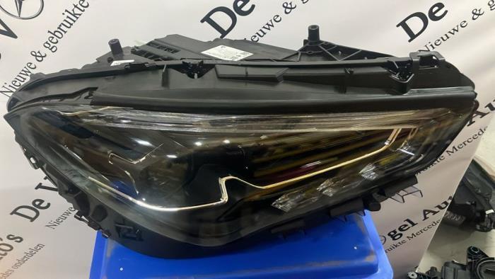 Koplamp rechts van een Mercedes CLA, Auto-onderdelen, Verlichting, Mercedes-Benz, Gebruikt, 3 maanden garantie, Ophalen of Verzenden