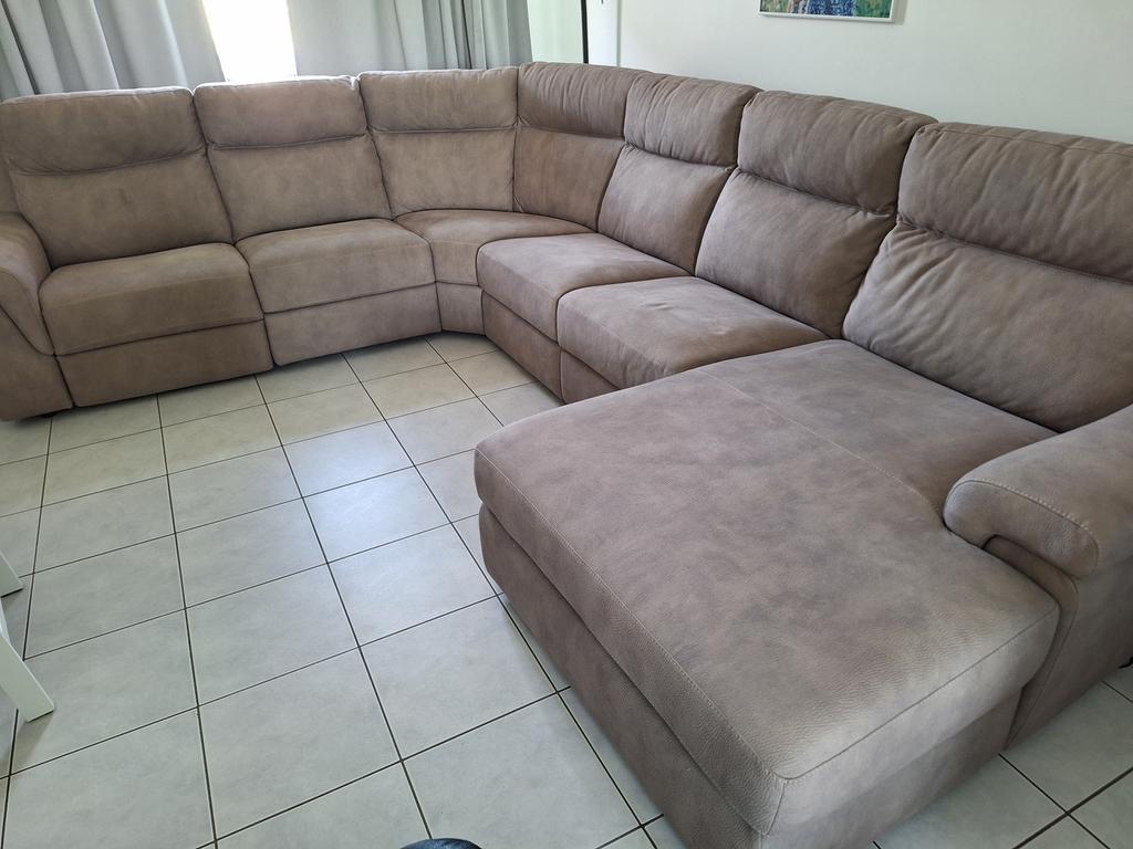 Hoeksalon, Enlèvement