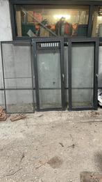 Fenêtre à poulet inclinable, lot de 2, Bricolage & Construction, Moins de 75 cm, Châssis de fenêtre, Enlèvement, Utilisé