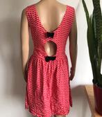 Roze jurk met print en open rug met strikken (S) NIEUW, Kleding | Dames, Nieuw, Ophalen of Verzenden, Roze, Maat 36 (S)