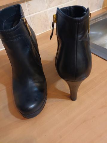 Nieuwe lederen enkellaarsjes  "S OLIVER"  n beschikbaar voor biedingen