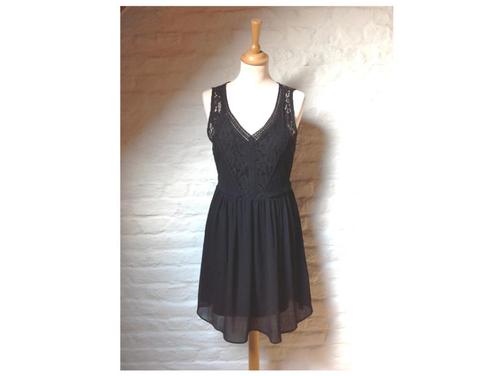 Robe noire avec dentelle et crochet Vero Moda taille S neuve, Kleding | Dames, Jurken, Nieuw, Maat 36 (S), Zwart, Ophalen of Verzenden