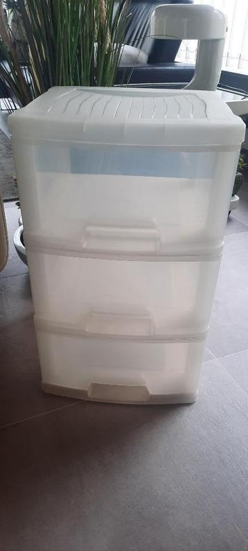 TBE transparante opbergeenheid met 3 laden beschikbaar voor biedingen