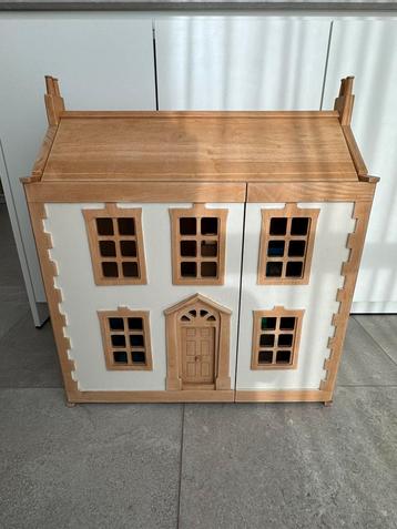 Houten poppen/barbie huis., Kinderen en Baby's, Speelgoed | Poppenhuizen, Ophalen, Zo goed als nieuw