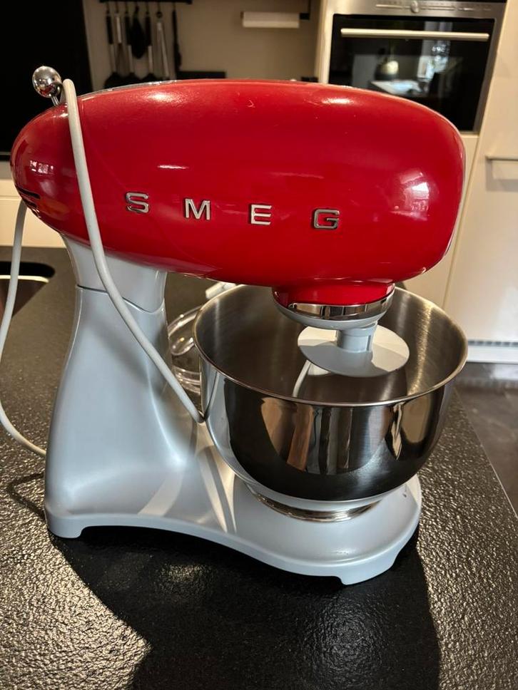 Smeg keukenmachine, Elektronische apparatuur, Keukenmixers, Zo goed als nieuw, 3 tot 4 liter, 3 snelheden of meer, Vaatwasserbestendig