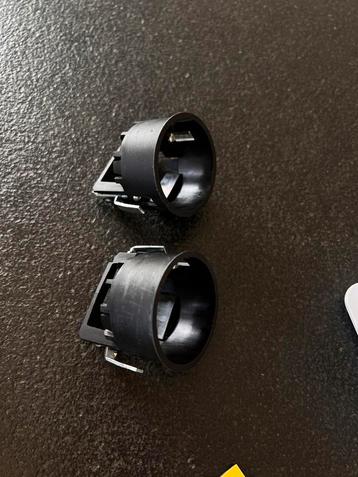 2 plaatmateriaalhouders stopcontact ROND 2.0   52mm beschikbaar voor biedingen