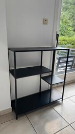 Zwart metalen rek, Ophalen