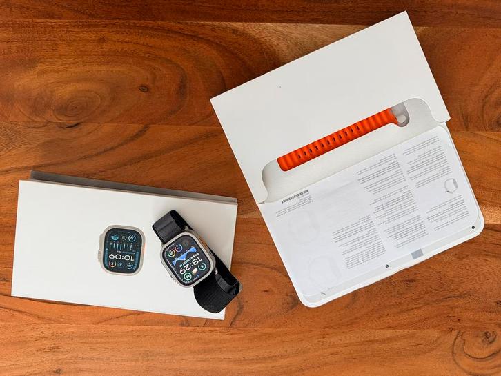 Apple Iwatch Ultra 2 met toebehoren, Handtassen en Accessoires, Smartwatches, Zo goed als nieuw, iOS, Grijs, Afstand, Calorieverbanding