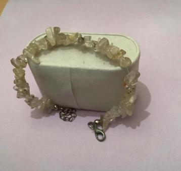 Stenen armband  beschikbaar voor biedingen