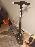 Electrice ducati step(beschrijving), Fietsen en Brommers, Ophalen, Zo goed als nieuw