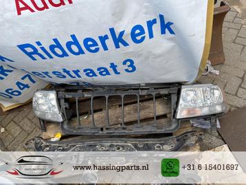 Jeep Cherokee KJ voorfront met koplampen beschikbaar voor biedingen