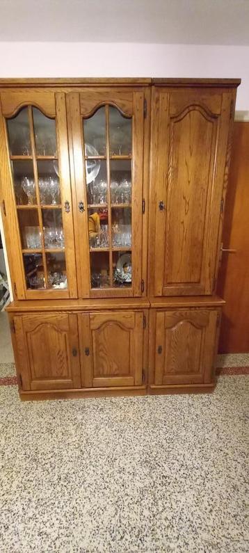 VITRINE MET 2 CARROSSERIEËN beschikbaar voor biedingen
