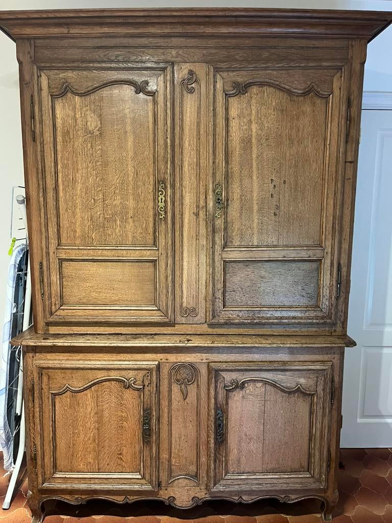 Grand buffet (vaisselier ancien) louis XV, Antiquités & Art, Antiquités | Meubles | Armoires, Enlèvement