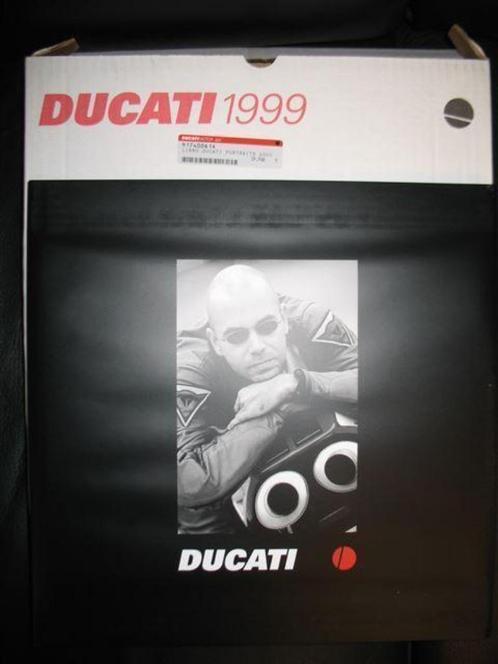 Documentatie 1B Ducati originele jaarboeken yearbooks 1999 e, Boeken, Motoren, Nieuw, Ophalen of Verzenden