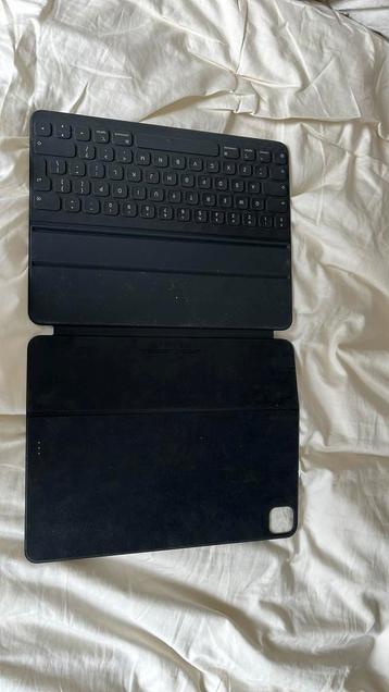 Ipad hoes met keyboard, Enlèvement, Comme neuf