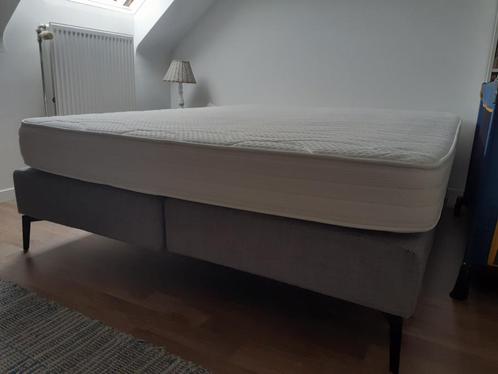 Lit, Huis en Inrichting, Slaapkamer | Bedden, Zo goed als nieuw, Tweepersoons, 160 cm, 200 cm, Stof, Grijs, Ophalen