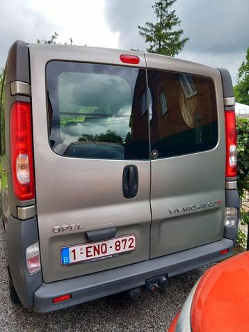 VIVARO 2.5 CDTI 2006 camper EURO 4 Bedrijfswagen met 3 zit, Auto's, Diesel, Particulier, Euro 4, Te koop