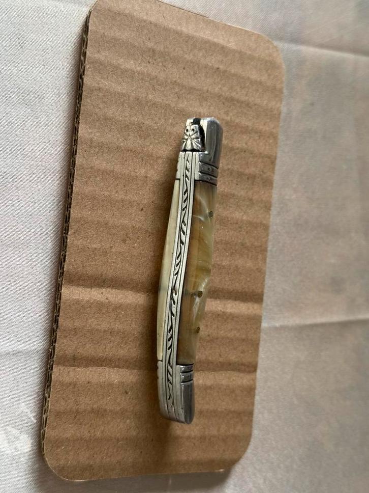 Couteau Laguiole de collection – Manche nacré – Acier inox, Antiquités & Art, Antiquités | Porcelaine, Enlèvement ou Envoi