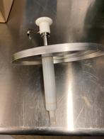 Saus pompen, Ophalen