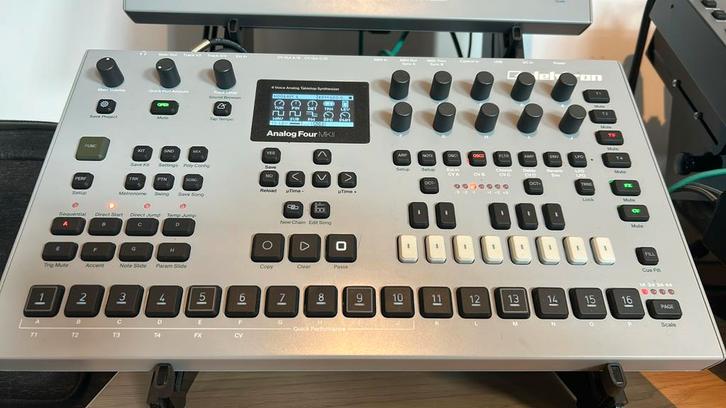 Elektron Analog Four MKII, Muziek en Instrumenten, Synthesizers, Zo goed als nieuw, Overige merken, Met midi-aansluiting, Ophalen