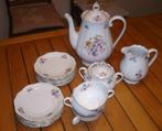 Vintage koffieset met bloemen, gedeeltelijk (set of stuks), Huis en Inrichting, Keuken | Servies, Ophalen, Gebruikt, Overige stijlen