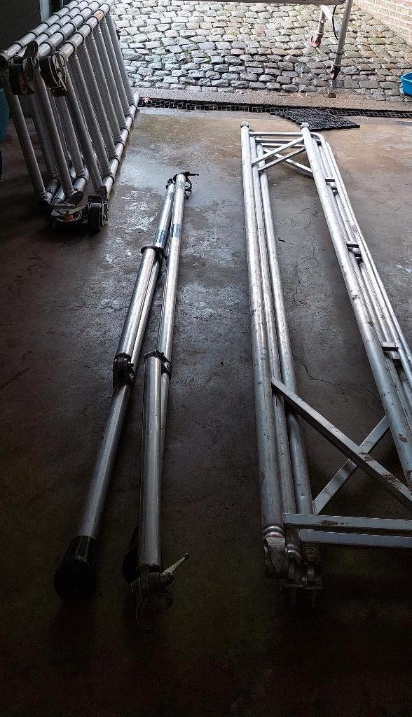 Échafaudage INSTANT 6,3m pièces + stabilisateurs, Bricolage & Construction, Échafaudages, Utilisé, Échafaudage fixe ou roulant