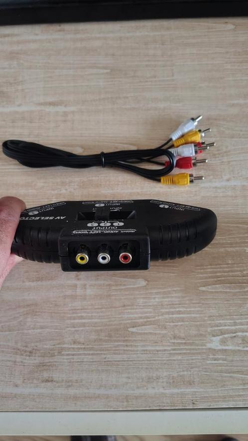3 weg AV switch. Voor meerdere consoles., Games en Spelcomputers, Spelcomputers | Sony PlayStation 1, Nieuw, Zonder controller