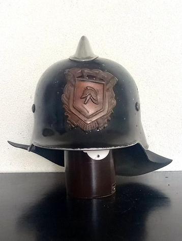Nederlandse brandweerhelm (midden 20s eeuw) beschikbaar voor biedingen