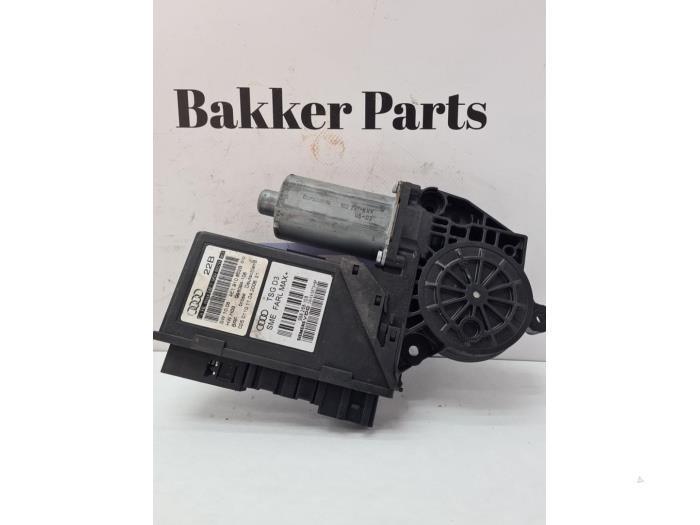 Moteur de vitre portière d'un Audi A8, Autos : Pièces & Accessoires, Carrosserie & Tôlerie, Audi, Utilisé, 3 mois de garantie