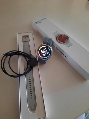 Galaxy Watch 6 Klassieke smartwatch met 2 bandjes beschikbaar voor biedingen