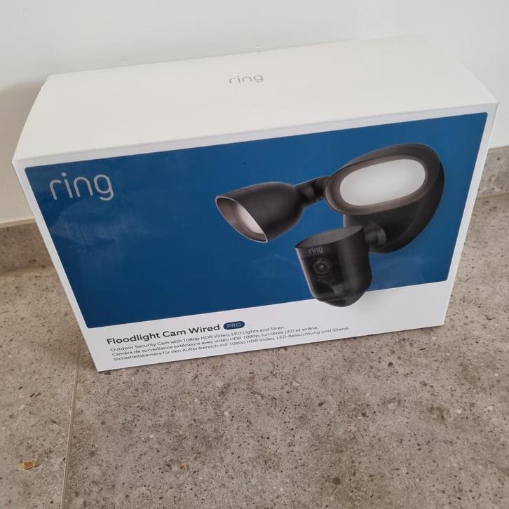 Ring camera floodlight cam wired PRO, Huis en Inrichting, Lampen | Spots, Ophalen