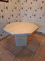 Table en marbre, Enlèvement