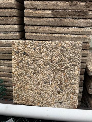 Grindtegels beschikbaar voor biedingen