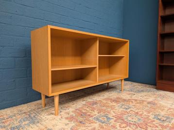 Vintage lage boekenkast, Borge Mogensen, Deens design beschikbaar voor biedingen