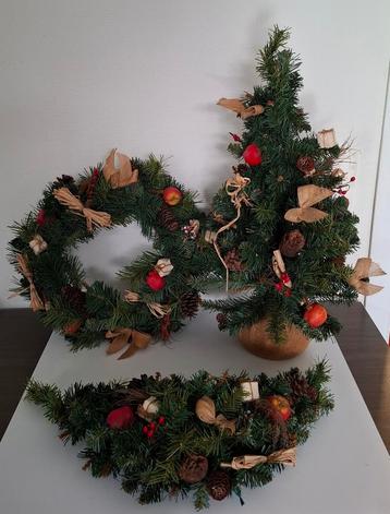 Kerstdecoratieset-kunstkerstboom, krans & guirlande  beschikbaar voor biedingen
