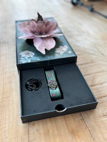 Tomorrowland 2024 doosje inclusief bracelet beschikbaar voor biedingen
