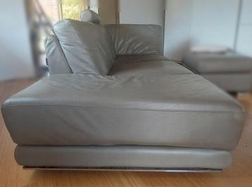 BIED Kleine 2delige leren hoeksalon Chateau d'Ax 2m24 x 2m beschikbaar voor biedingen
