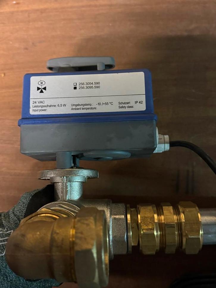 3 wegkranen en elektronisch gestuurde kranen uitverkoop, Bricolage & Construction, Chauffage & Radiateurs, Comme neuf, Enlèvement