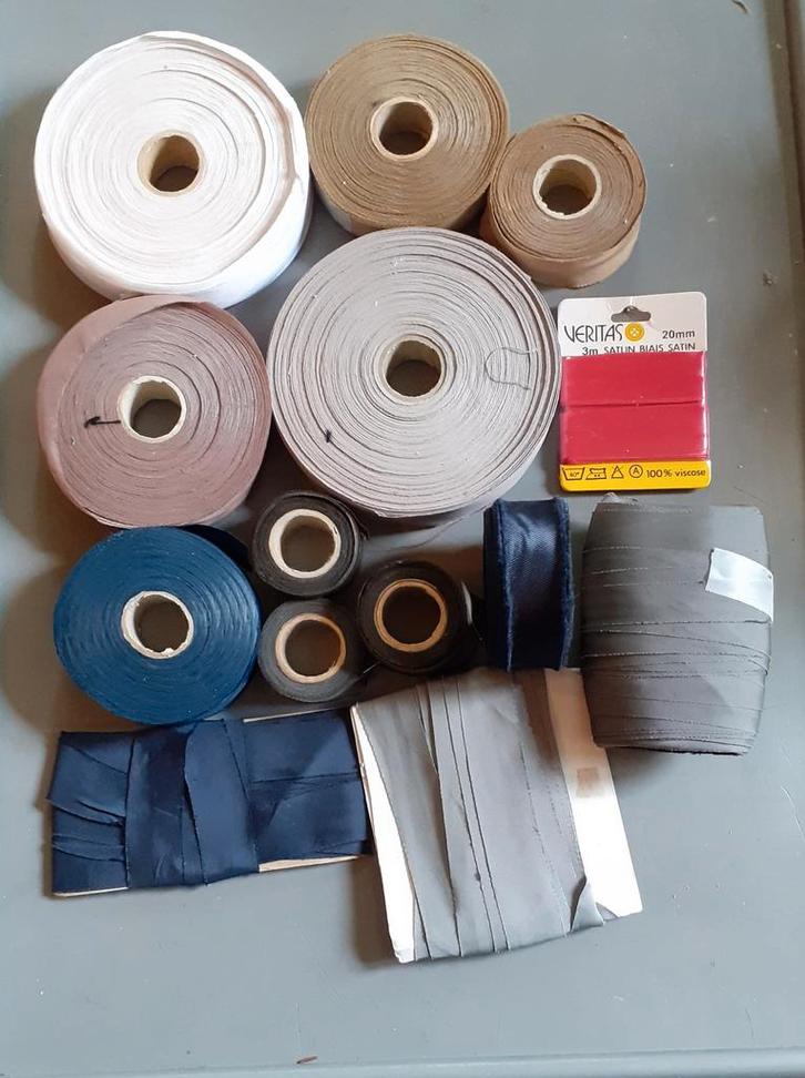 Lot de rouleaux de biais satiné, Hobby en Vrije tijd, Naaien en Fournituren, Zo goed als nieuw, Ophalen of Verzenden