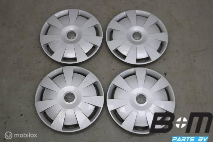 Originele 16 inch wieldoppen Audi A3 8V 8V0601147C, Auto-onderdelen, Banden en Velgen, Band(en), Gebruikt