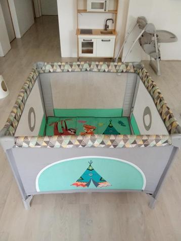babypark in goede staat is opvouwbaar. beschikbaar voor biedingen