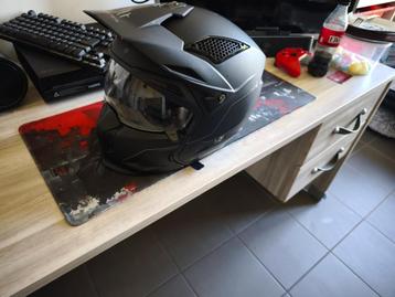 Scooter helm maat L tekoop 1maand oud beschikbaar voor biedingen