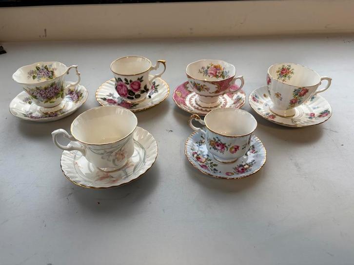 (H) Set 6 Engelse fine bone  kop-en-schotels – Royal Albert, Antiek en Kunst, Antiek | Servies compleet, Verzenden