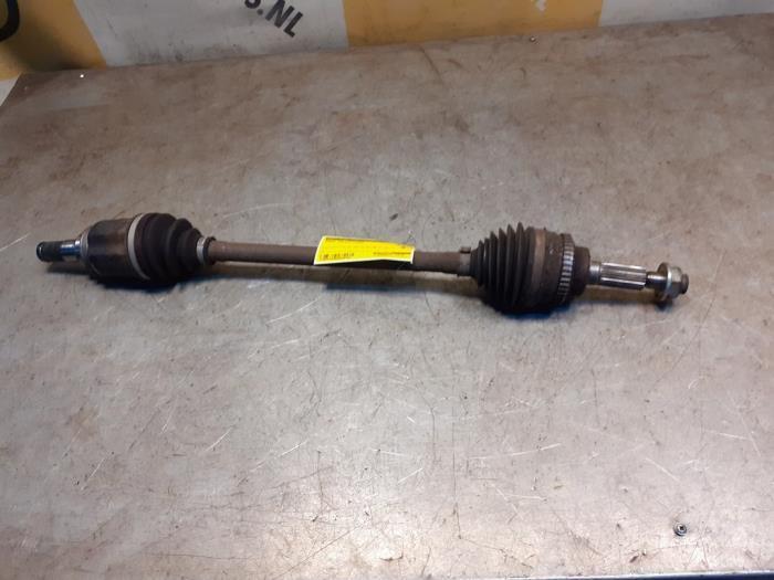 Aandrijfas links-voor van een Suzuki Celerio, Auto-onderdelen, Remmen en Aandrijving, Suzuki, Gebruikt, 3 maanden garantie, Ophalen of Verzenden