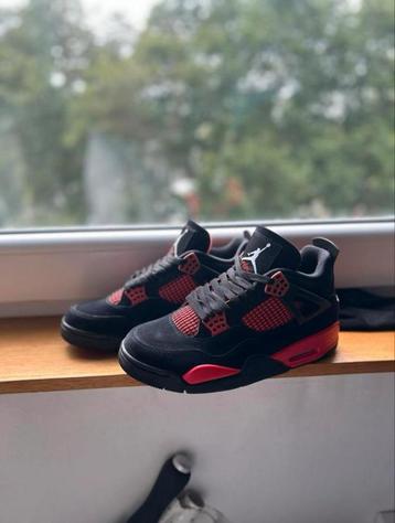 Jordan 4 Retro Red Thunder Maat 43 disponible aux enchères